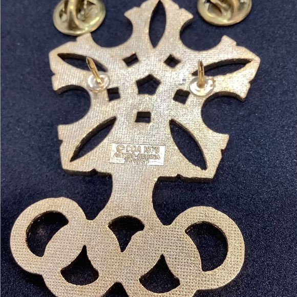 Vintage 1988 Calgary Winter Olympics Pin - Picture 4 of 4